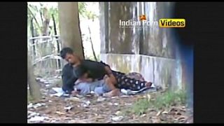 Desi Sluts Sucking Cock Outdoors – Leaked Indian Sex Tapes