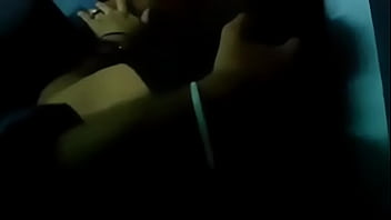 Tamil hottie’s steamy new clip