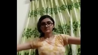 Desi hottie with irresistible curves