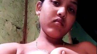 Desi babe snapping a steamy nude selfie