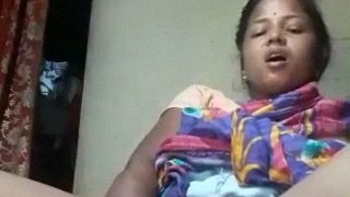 Village Bhabhi’s Backdoor Veggie Pleasure Session