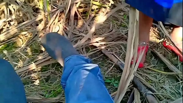 Desi village bhabhi getting wild and raw in outdoor sex