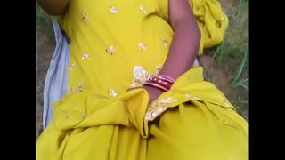 Hot village girl moans in Hindi audio