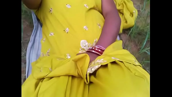 Hot village girl moans in Hindi audio