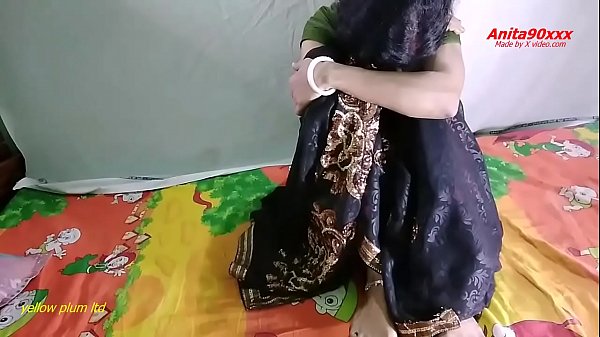 Desi bhabi gets wild in hotel room with Hindi dirty talk