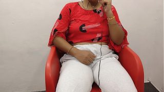 Tamil babe strips and strokes live on cam