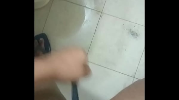 Desi Girl Gets Fingered in the Washroom