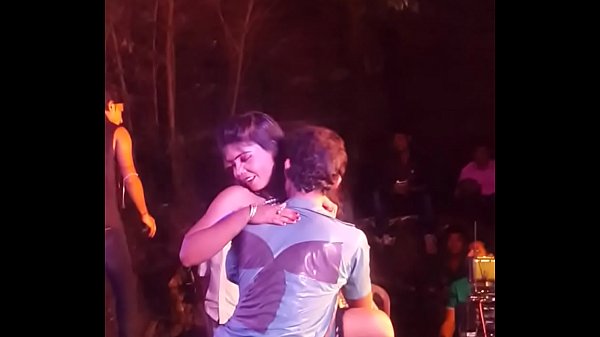 Sizzling Desi Temptress Seduces the Stage