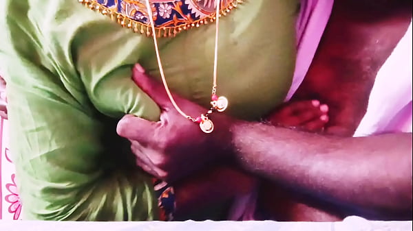 Desi housewife’s secret affair with steamy Telugu whispers and raw passion.