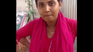 Desi bhabhi’s scorching hot new videos, dripping with desire