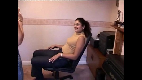 Indian Malvina and British Lisa: Amateur Tongue-Teasing Threesome #3