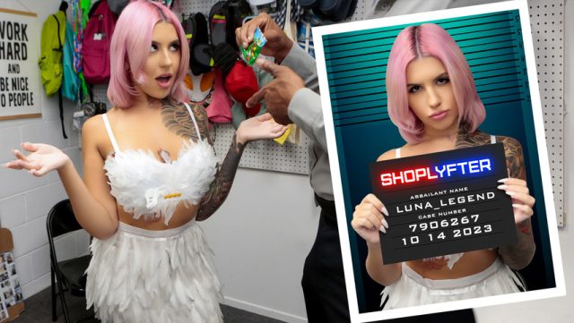 Candy Snatcher’s Shoplyfter Seduction