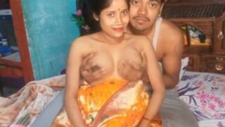 Horny Desi Hubby Pounding His Pregnant Wife’s Pussy