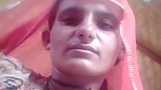 Sweaty Rajasthani Aunty Fingering Her Wet Pussy