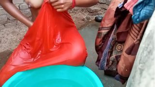 Sizzling Rati’s steamy shower whispers in Hindi