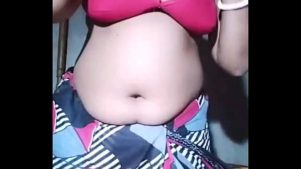 Sultry Bhabhi flaunts her luscious, creamy tits