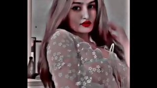 Desi hottie’s steamy video