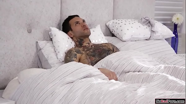 Man fucks his curvy girlfriend and her stepmother