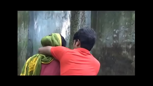 Desi Bhabhi’s Forbidden Foreign Fling: A Passionate Affair
