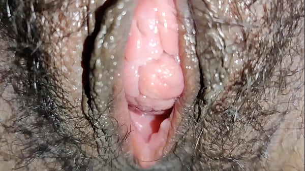 Desi bhabhi’s pussy is so damn hot