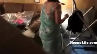 Indian beauty deepthroats her man’s cock – XVIDEOS.COM