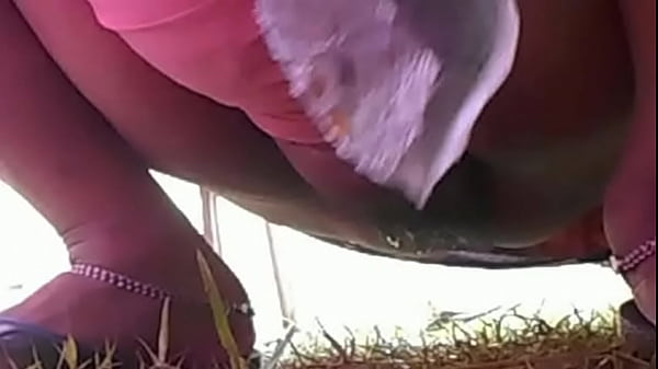 Desi babe unleashing her golden stream