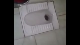 Desi couple getting dirty in the bathroom