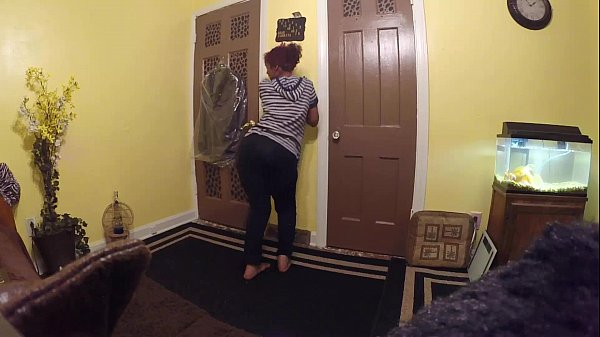 Southern Belle Bares Her Juicy Backside