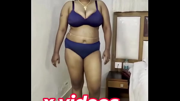 Auntie’s Black Bra Bhabhi’s Sexy Boobs