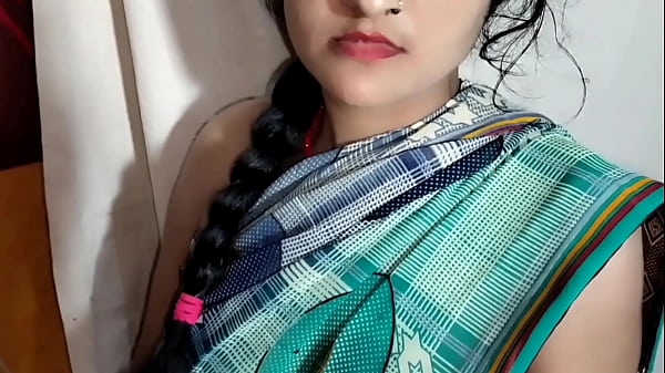 This village girl is so damn hot and sexy