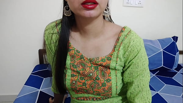 Indian Desi Mom Shows Off Her Wild Side: A Steamy XXX Roleplay with Big Boobs and Hindi Audio