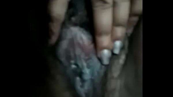 Desi babe flashing her wet pussy