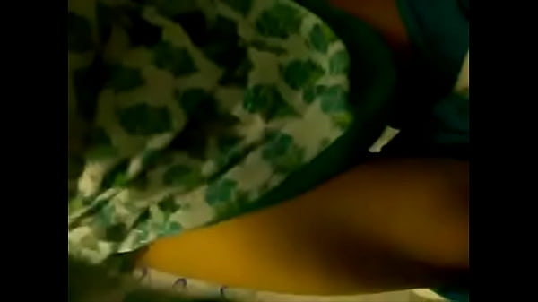 Desi Babe Pissing in a Hot Video