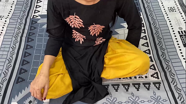 Juicy Punjabi Auntie’s Backside Gets Pounded
