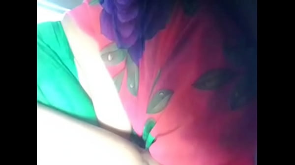 Hot Desi Aunty’s Navel Tease