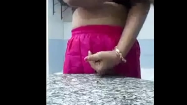 Desi Bhabhi’s steamy bathroom rendezvous