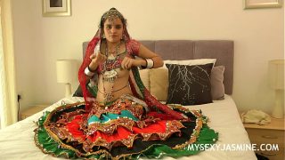 Sultry Jasmine Mathur’s Seductive Garba Moves