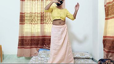 Desi babe’s sizzling nude dance moves for a wild, erotic show