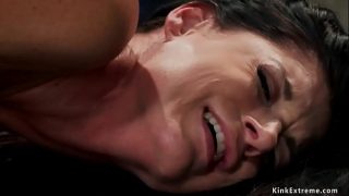 Mature MILF slut gets her asshole pounded