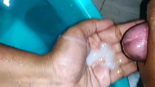 Tamil Wife’s Handjob Cumshot