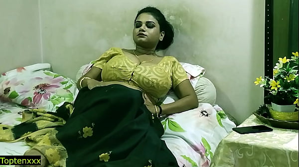 Hidden Desires: Tamil Bhabhi’s Saree Seduction Unleashes Viral College Boy Fling
