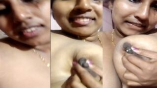 Sultry Indian MILF strips down for a steamy private video to send to her secret lover