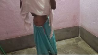 Desi Super Slut Loves Deep Throating Big Bananas
