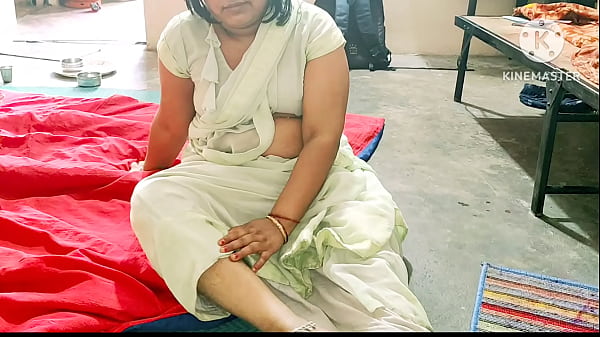 Indian desi bhabhi pounding a young boy’s tight ass