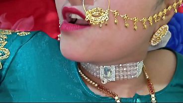 Sizzling Indian Lovers’ Steamy Bedroom Encounter with Explicit Hindi Moans