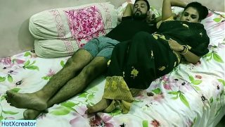 Sizzling Saree Seduction: My Bhabhi Sneaks Into My Room for a Steamy Night of Passion