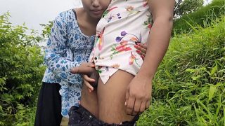 देसी भाभी को खेत में जोर से चोदा