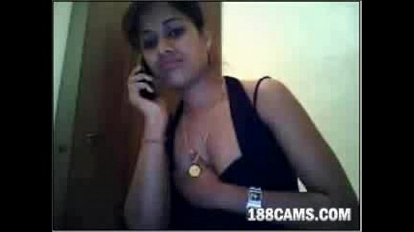 Desi girl fingering herself on cam while talking on the phone