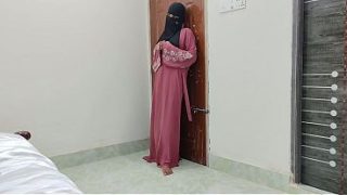 Shy Indian hijabi girlfriend gets pounded hard for the first time, moaning loud