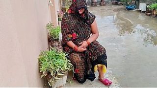 Bhabhi got fucked in the garden, her pussy dripping wet